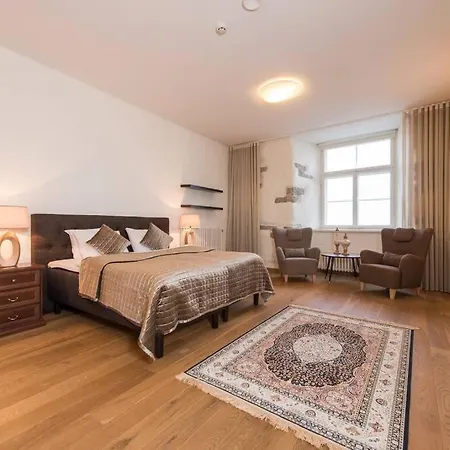 Apartment - Luxury 3 Bedroom, Sauna, Views *