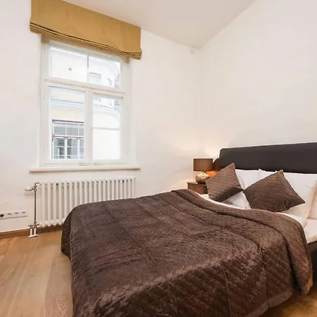 Apartment - Luxury 3 Bedroom, Sauna, Views *