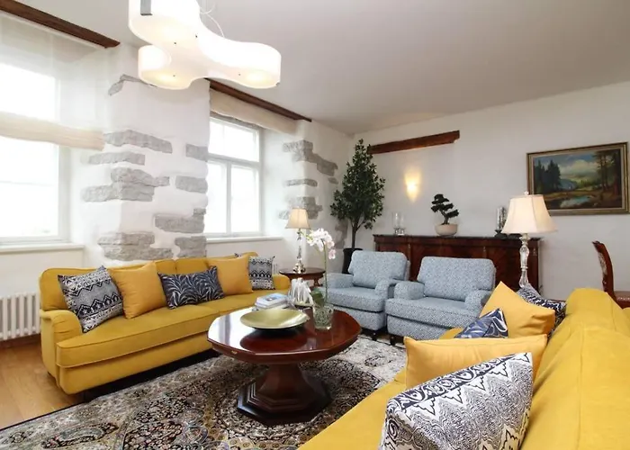 - Luxury 3 Bedroom, Sauna, Views