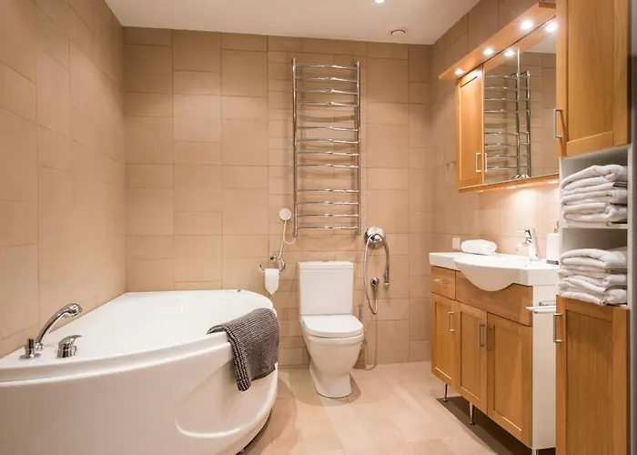 Apartamento - Luxury 3 Bedroom, Sauna, Views